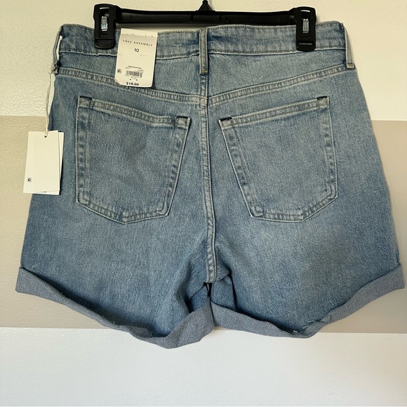 Free Assembly Women’s Denim Cuffed Shorts - Size 10 - Picture 3 of 5